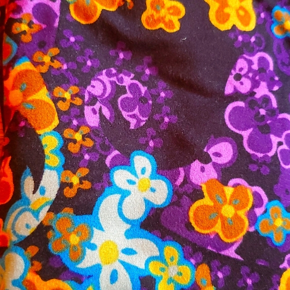 5 pk. TC LULAROE LEGGINGS - Picture 3 of 8